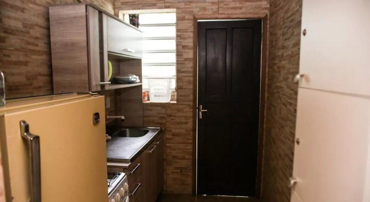 Apartamento de 1 dormitório, com 40 m², no bairro Teresópolis. — foto 17