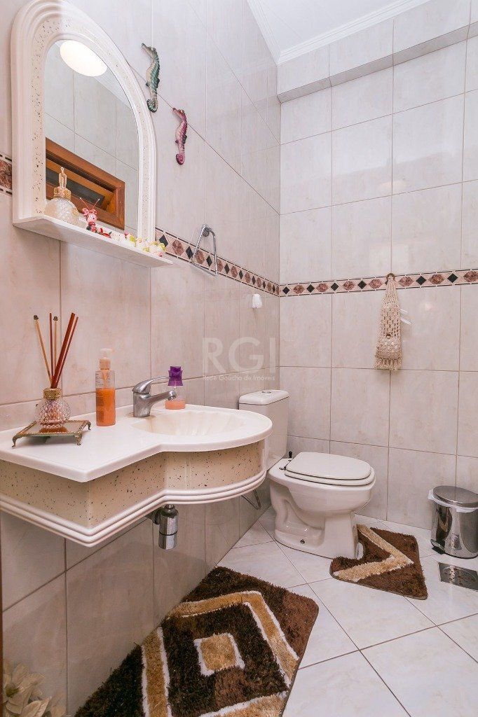 Casa para Venda - 279m², 3 dormitórios, sendo 1 suites, 4 vagas - Teresópolis — foto 12