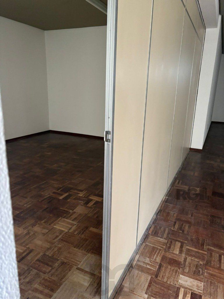 Sala comercial 64,23m², 1 banheiro no bairro Azenha — foto 7