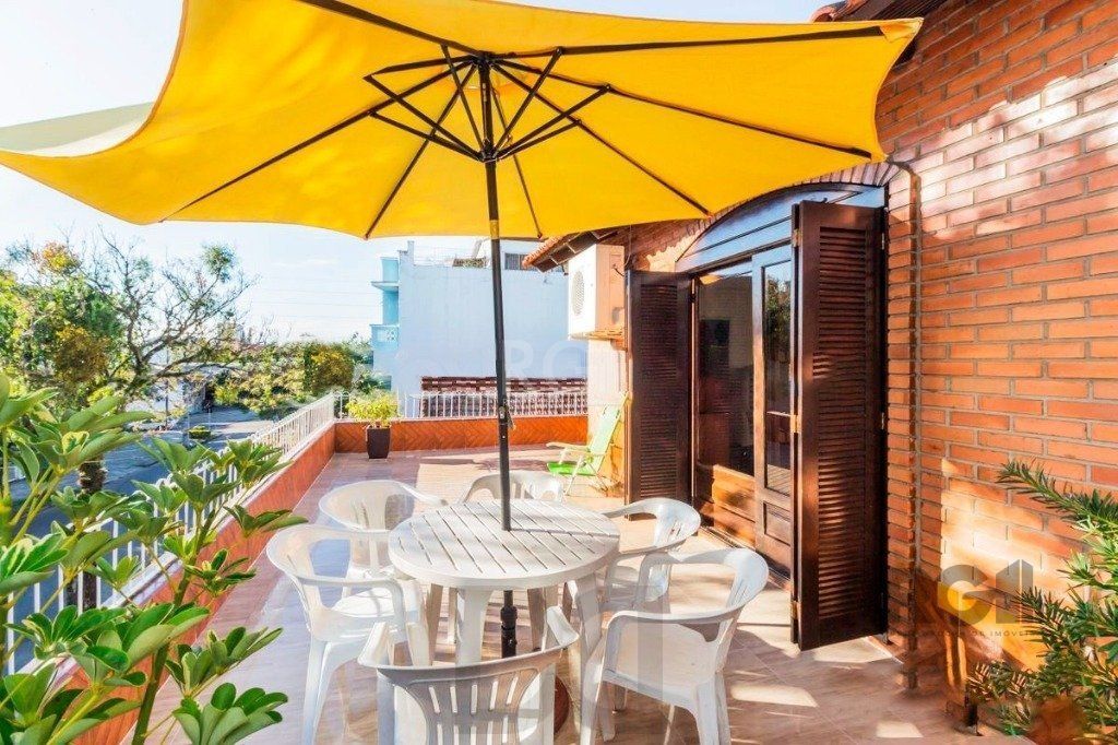 Casa de 266m² - 5 dormitórios, 5 vagas no bairro São João — foto 2