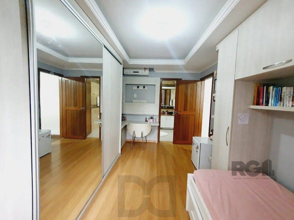 Casa com 3 dormitórios no bairro Lomba do Pinheiro — foto 21