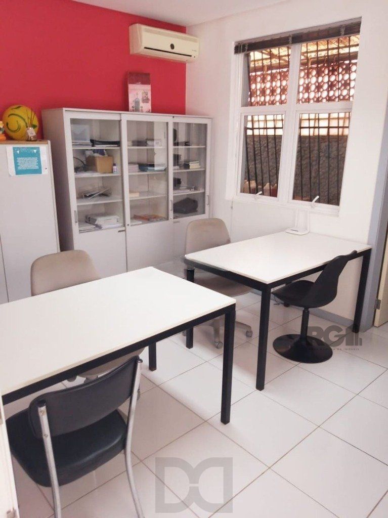 Casa comercial com 12 dormitórios no bairro Teresópolis — foto 8
