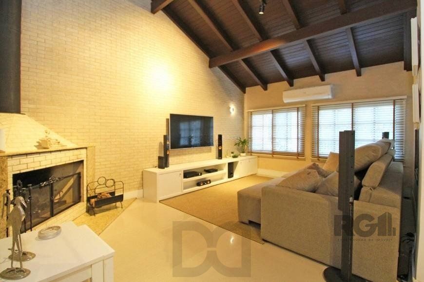 Casa 245m² - 3 dormitórios, 4 vagas no bairro Cavalhada — foto 2