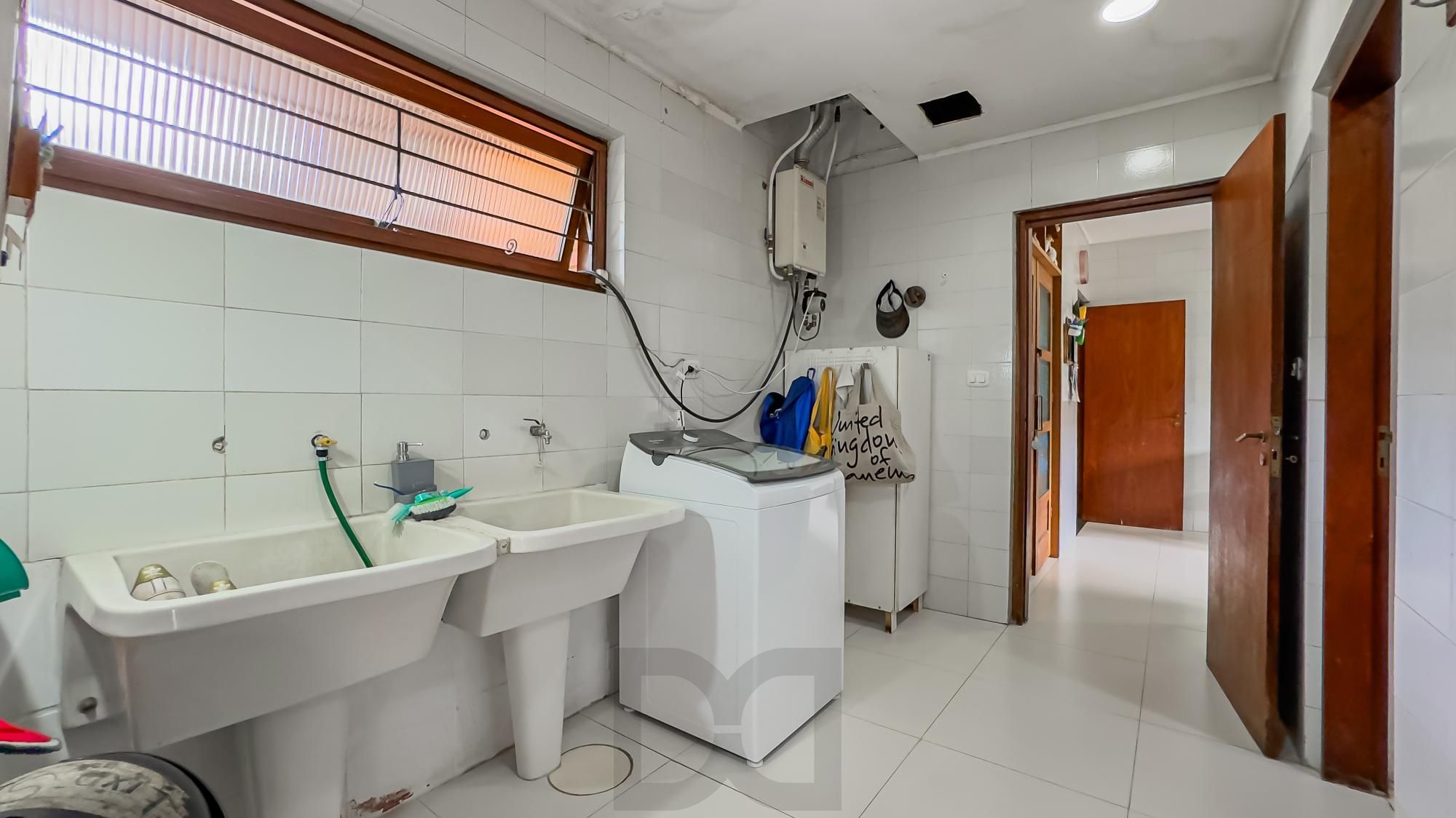 Casa com 3 quartos e 313m² à venda em Chácara das Pedras, Porto Alegre. Rua Joao Paetzel, Chácara Das Pedras, Porto Alegre — foto 27