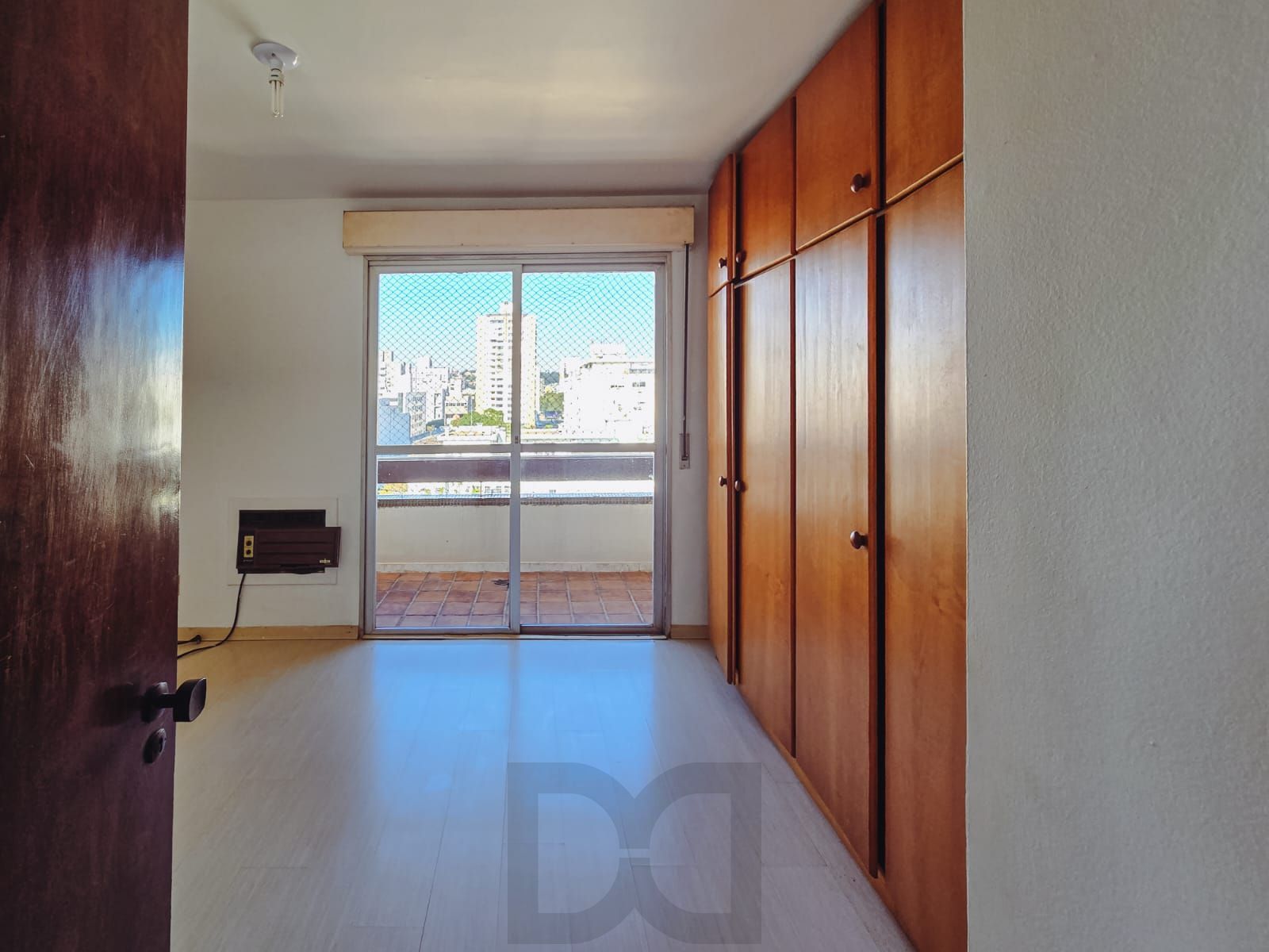 COBERTURA NO MENINO DEUS - 2 DORM, 2 BANH, 2 VAGAS COBERTAS - VISTA PANORÂMICA — foto 14