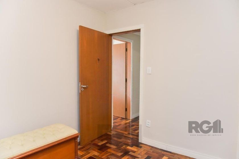 Casa de 197m² - 5 dormitórios, 3 vagas no bairro Rubem Berta — foto 14