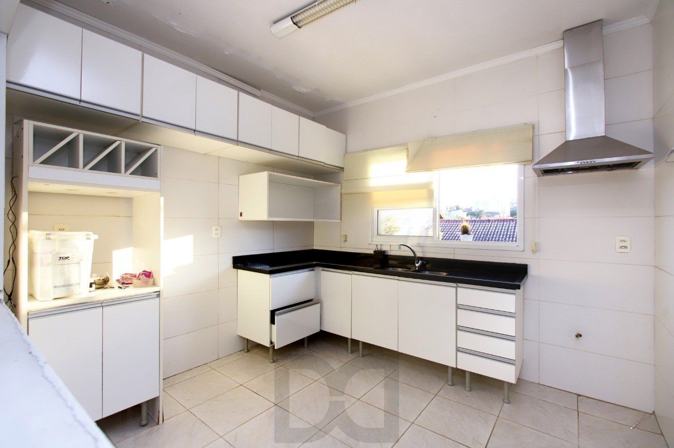 Casa com Edícula nos fundos, total de 5 dormitórios no Bairro gloria. — foto 35