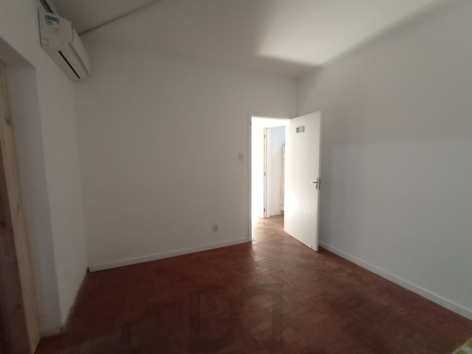 Apartamento térreo com pátio e suíte para alugar na Cidade Baixa, Porto Alegre — foto 13