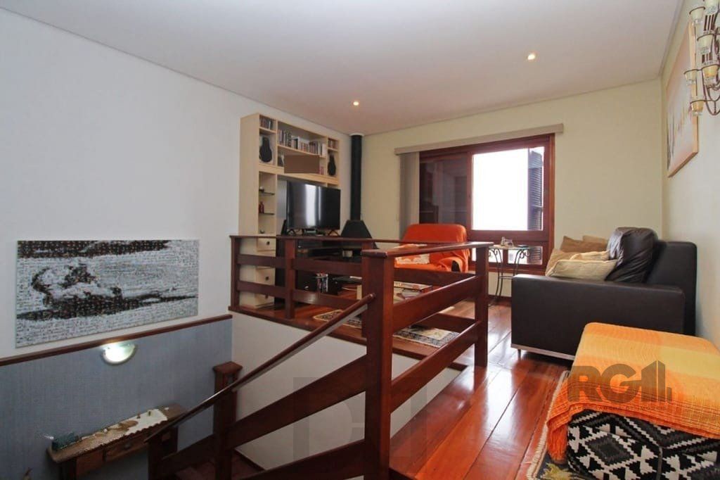 Casa de 275m² - 3 dormitórios e 3 vagas no bairro Coronel Aparício Borges — foto 9