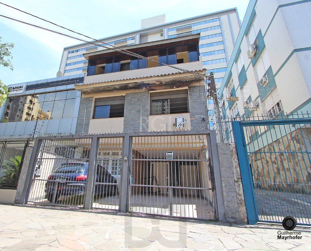 Casa para Venda - 300m², 6 dormitórios, sendo 1 suites, 3 vagas - Menino Deus — foto 1