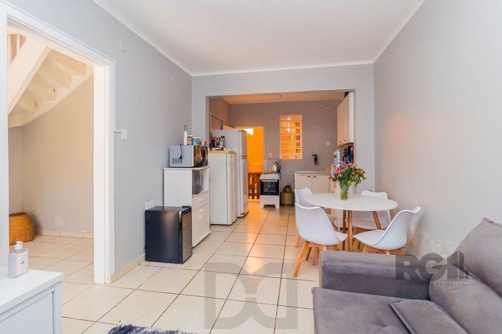 Casa com 99,73m², 2 dormitórios, 2 vagas no bairro Floresta — foto 3