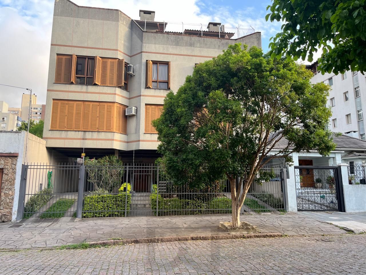 Apartamento de 02 dormitorios com vaga de garagem no Bairro Santana em Porto Alegre/RS — foto 1