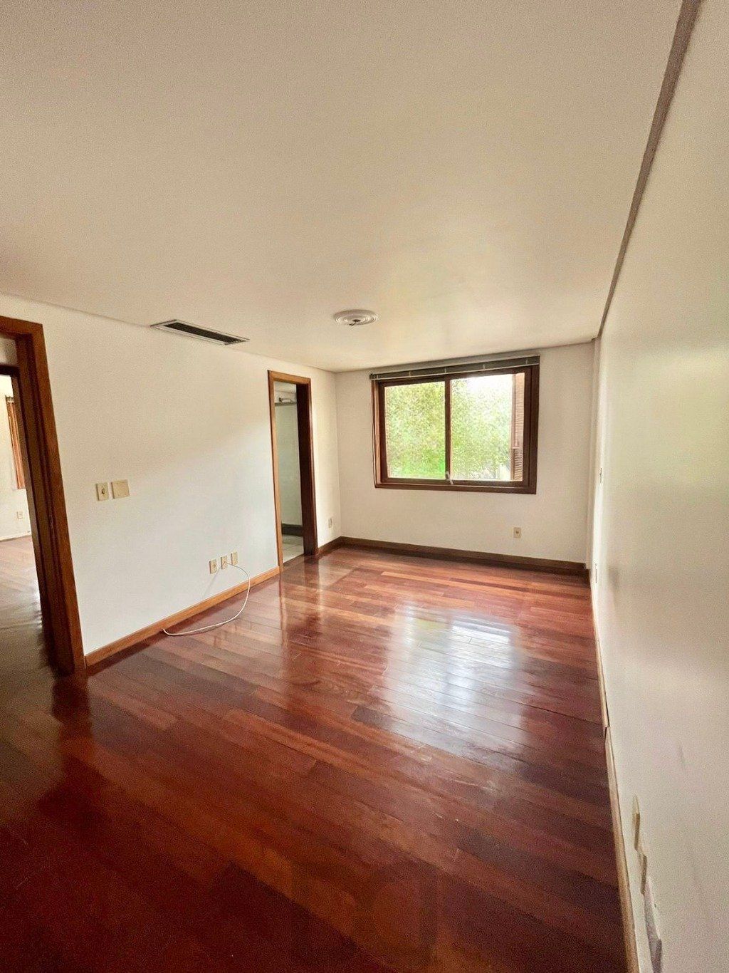 Apartamento de 4 dormitórios e 184m² à venda em Menino Deus, Porto Alegre. — foto 16