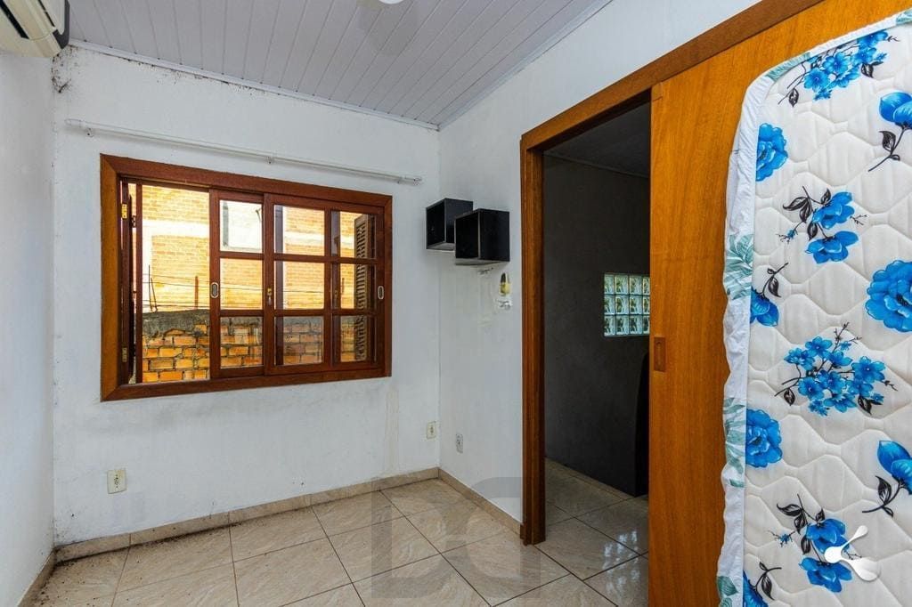 Casa de 3 dormitórios no Bairro Lomba do Pinheiro - Porto Alegre — foto 8