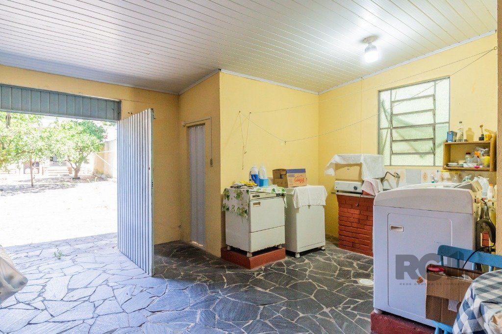 Casa com 4 dormitórios no bairro Gloria — foto 31