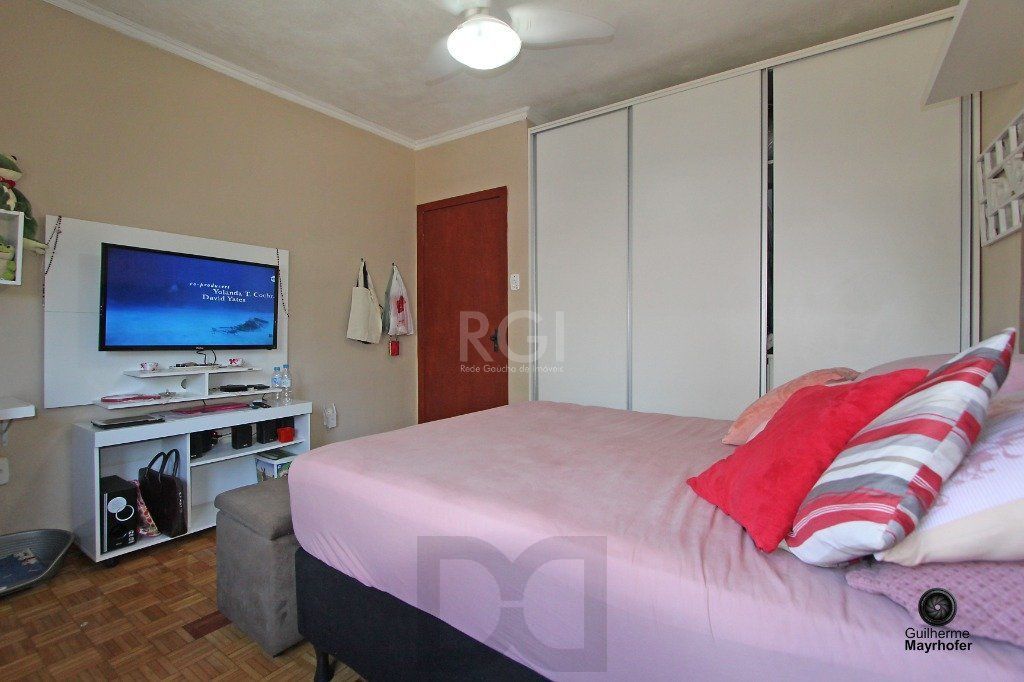 Casa para Venda - 300m², 6 dormitórios, sendo 1 suites, 3 vagas - Menino Deus — foto 25