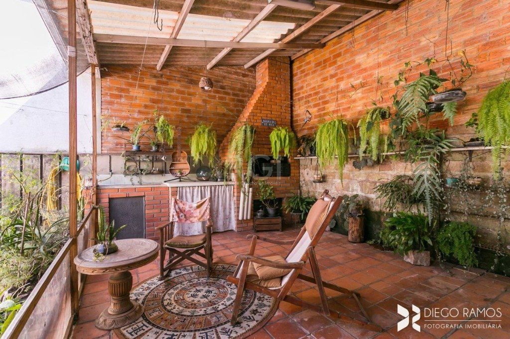 Casa para Venda - 198m², 3 dormitórios, sendo 1 suites, 4 vagas - Petrópolis — foto 7
