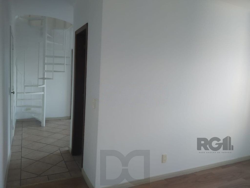 Excelente DUPLEX de 90m² com 2 dormitórios e 2 vagas. — foto 3
