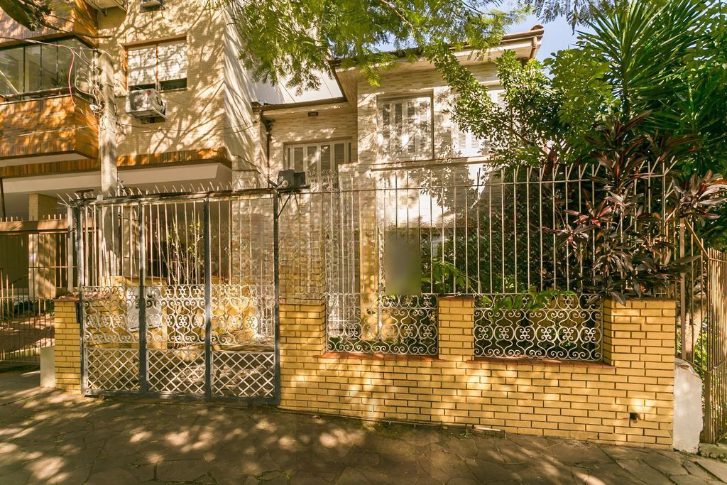 Casa 4 dorms à venda Rua Sinimbú, Petrópolis - Porto Alegre — foto 1