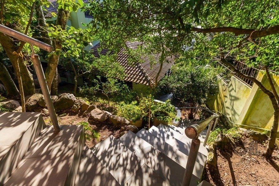Casa 4 Dormitórios, piscina, bairro Teresópolis — foto 4