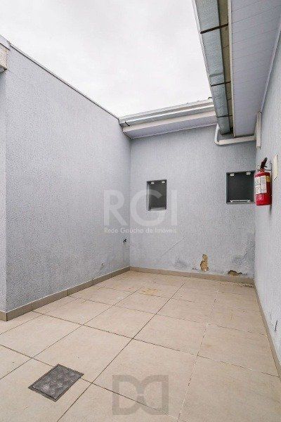 Prédio comercial no Bairro Partenon — foto 23