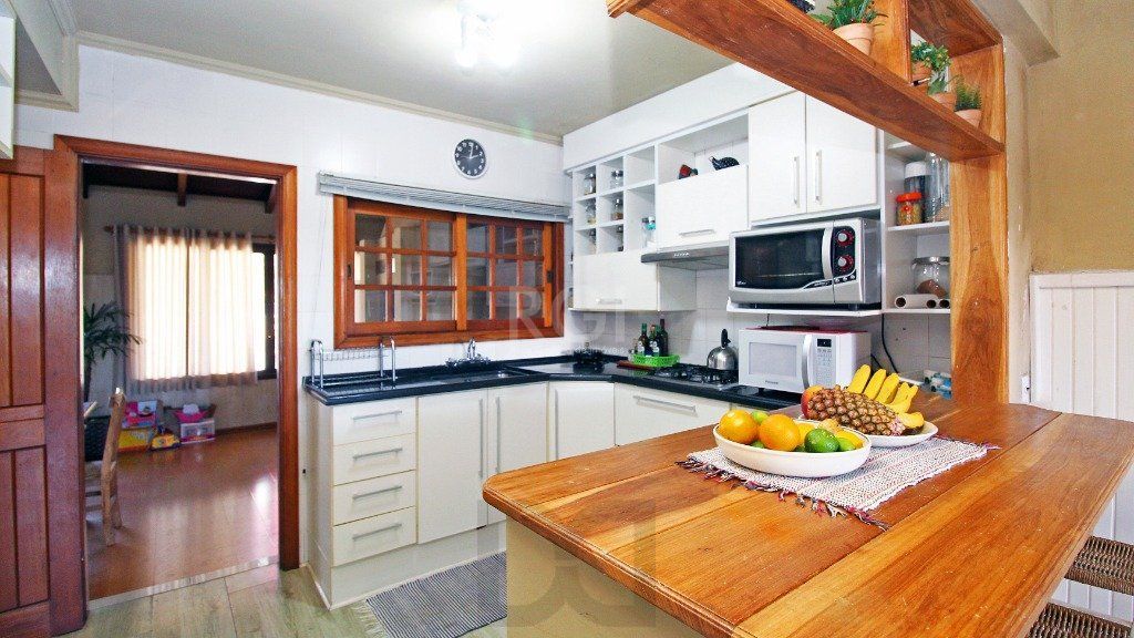 Sobrado 3 dormitórios, 1suíte, área gourmet com churrasqueira, piscina. — foto 17