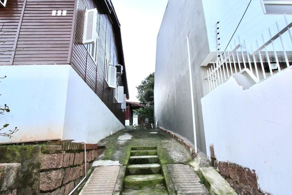 Casa para Venda - 90m², 5 dormitórios, sendo 1 suites, 5 vagas - Teresópolis — foto 14