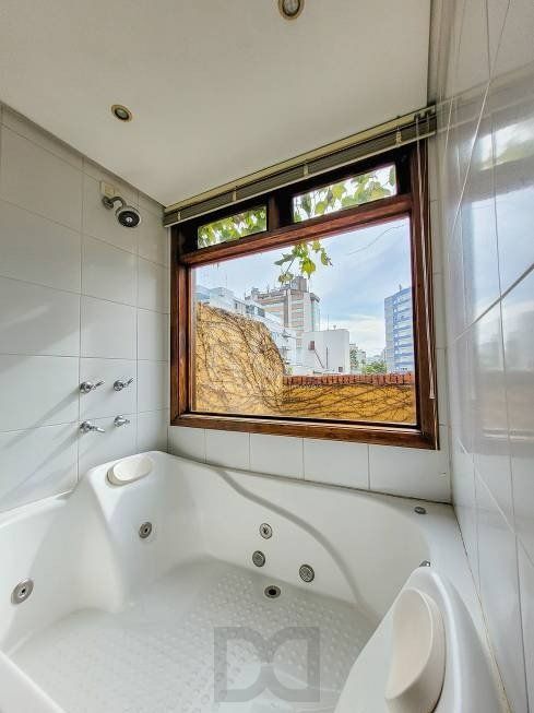 Apartamento 94m² - semi mobiliado, 2 dormitórios, 1 suíte, terraço e 2 vagas de garagem no Moinhos de Vento — foto 15