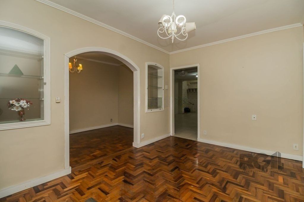 Excelente casa de 389,53m² com 8 dormitórios e 3 vagas. — foto 1