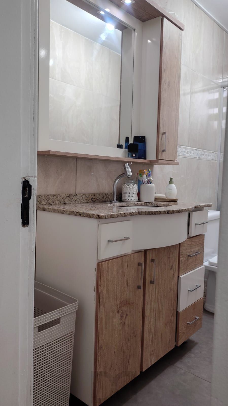 Apartamento de 3 dormitórios com vaga de garagem coberta e escriturada no bairro Partenon. — foto 7