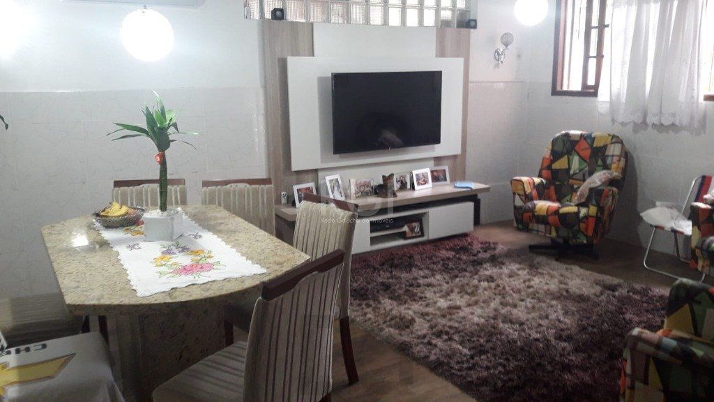 Casa para Venda - 228m², 3 dormitórios, 3 vagas - Teresópolis — foto 3