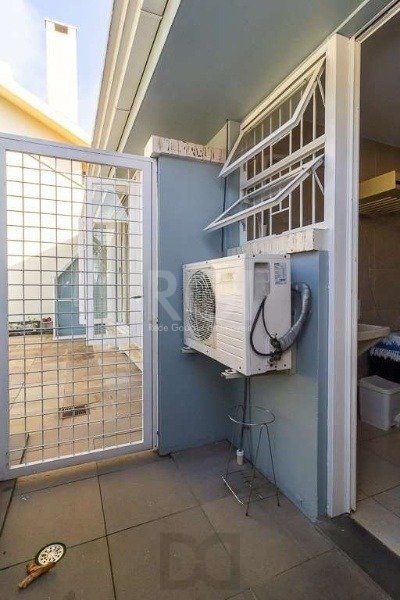 Casa para Venda - 227m², 3 dormitórios, sendo 1 suites, 4 vagas - Azenha — foto 17