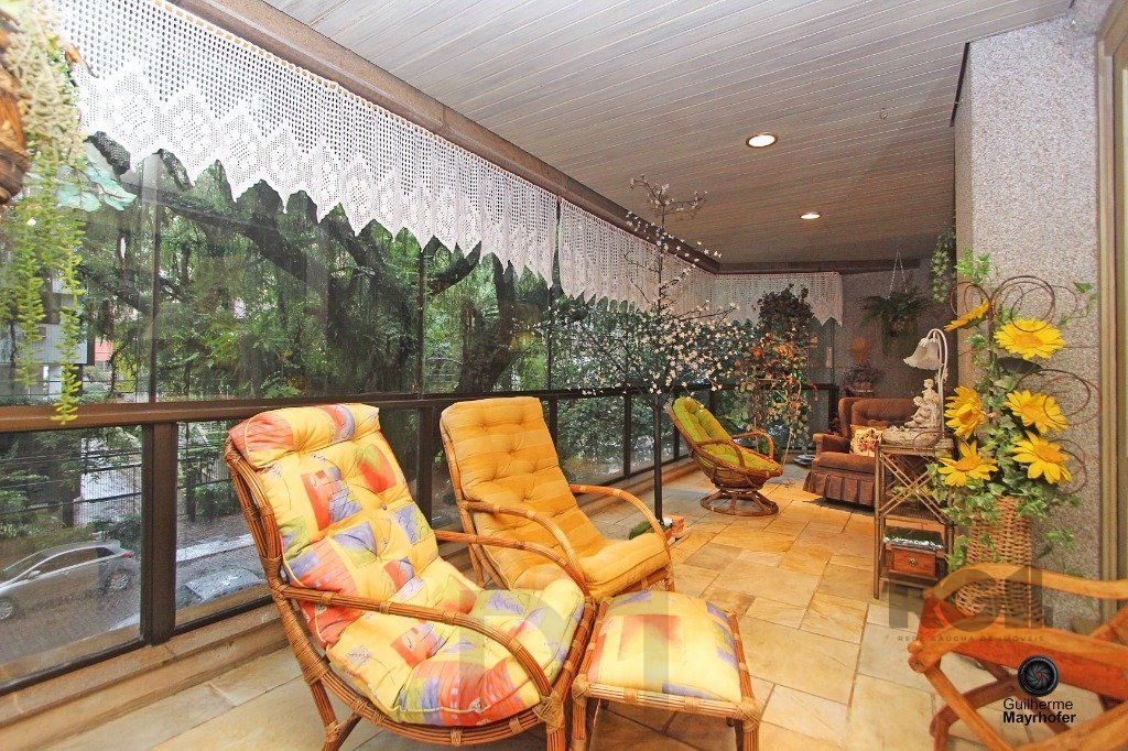 Apartamento de 3 dormitórios á venda em Bairro Petrópolis, Porto Alegre — foto 1
