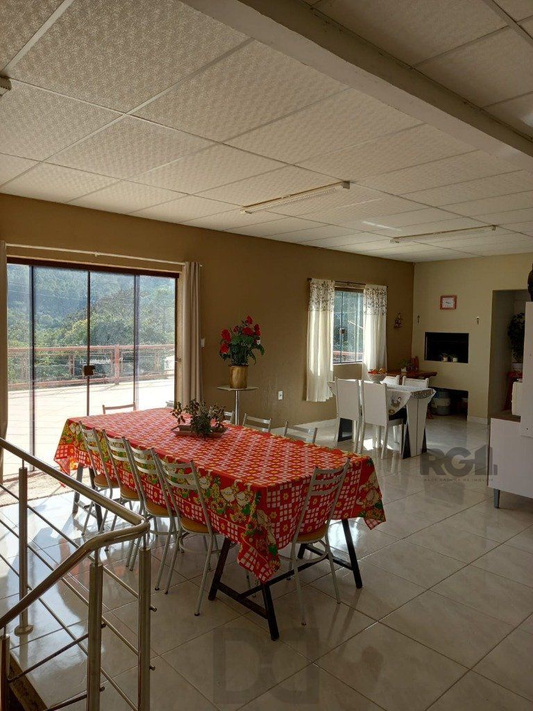 Casa com 4 dormitórios no bairro Vila Nova — foto 27