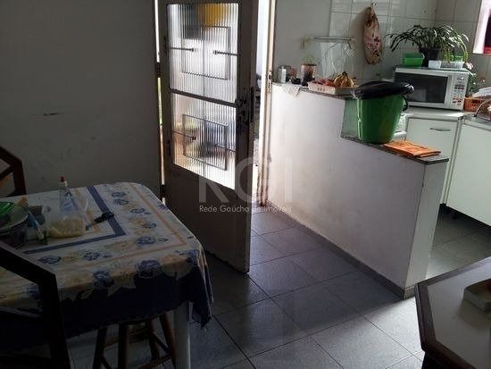 Casa para Venda - 80m², 3 dormitórios, sendo 1 suites, 2 vagas - Teresópolis — foto 4