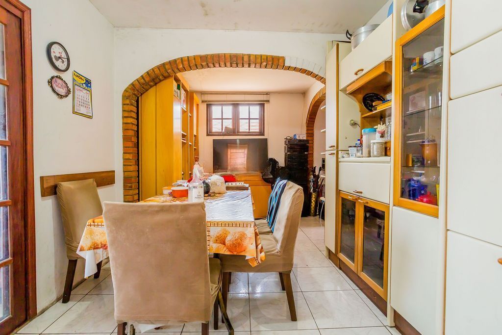 Casa de 6 dormitórios à venda No Bairro Jardim do Salso - Porto Alegre — foto 6