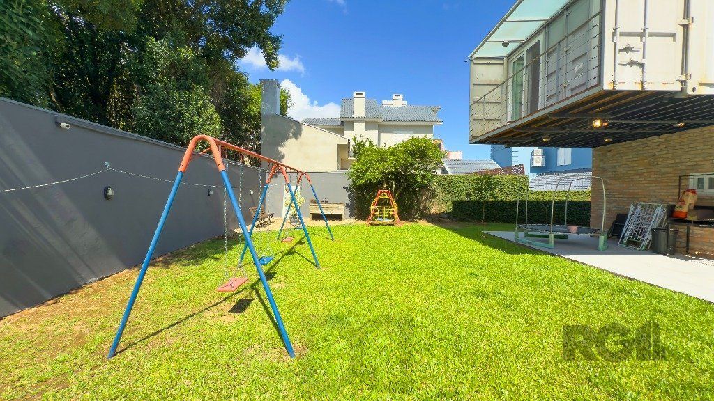 Casa para Venda - 315m², 3 dormitórios, sendo 1 suites, 2 vagas - Teresópolis — foto 59