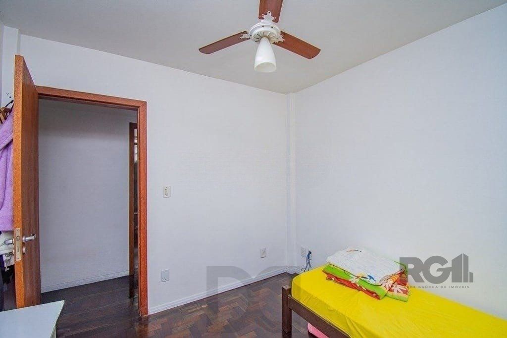 Excelente apartamento de 78m² com 3 dormitórios no bairro Petrópolis. — foto 9
