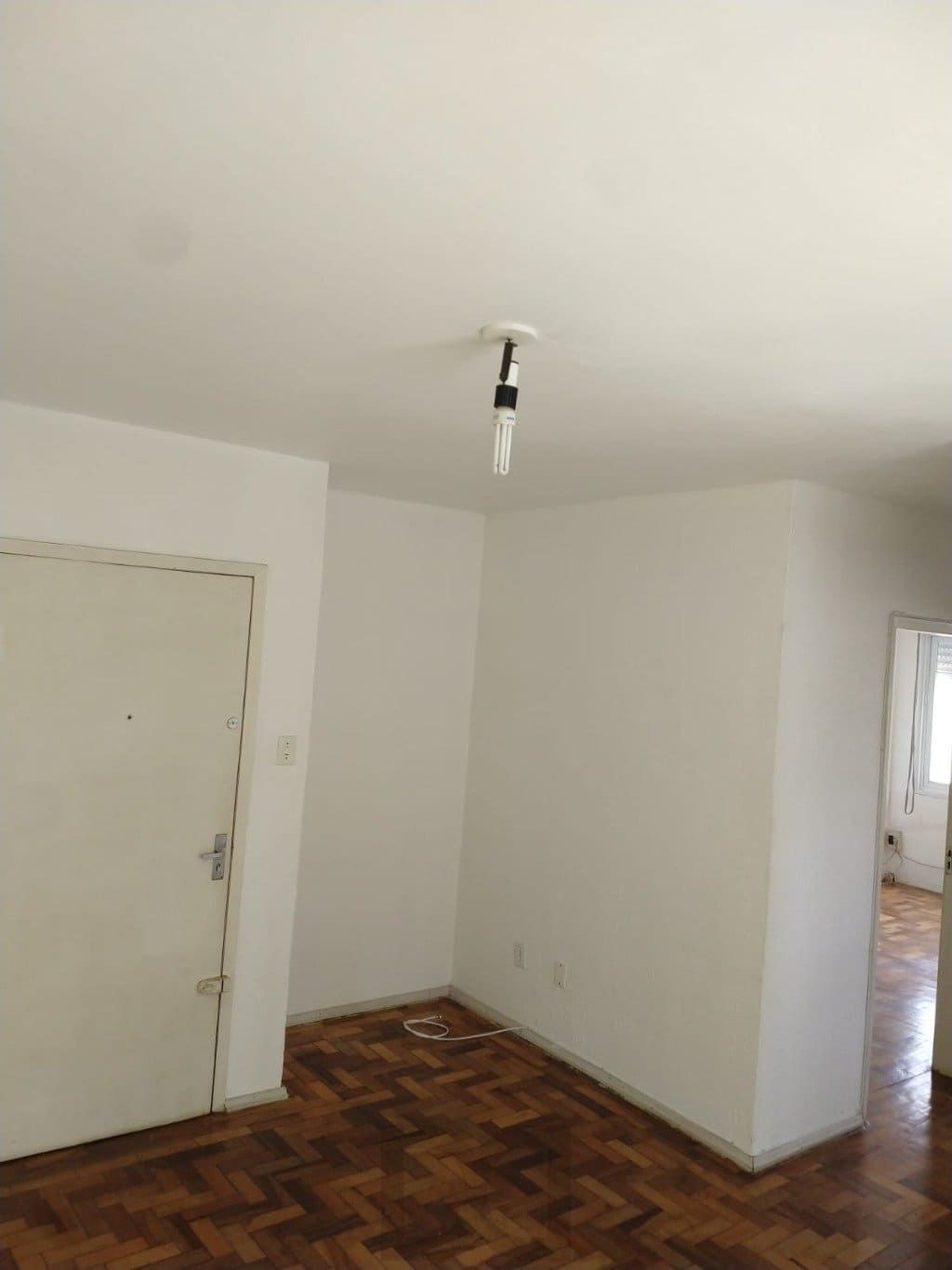 Apartamento de 2 dormitórios à venda em Passo d'Areia, Porto Alegre. — foto 3