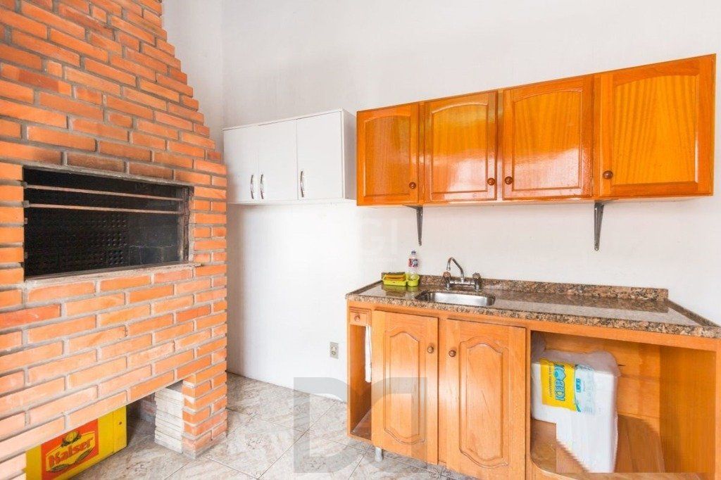 Casa para Venda - 258m², 3 dormitórios, sendo 1 suites, 4 vagas - Teresópolis — foto 29