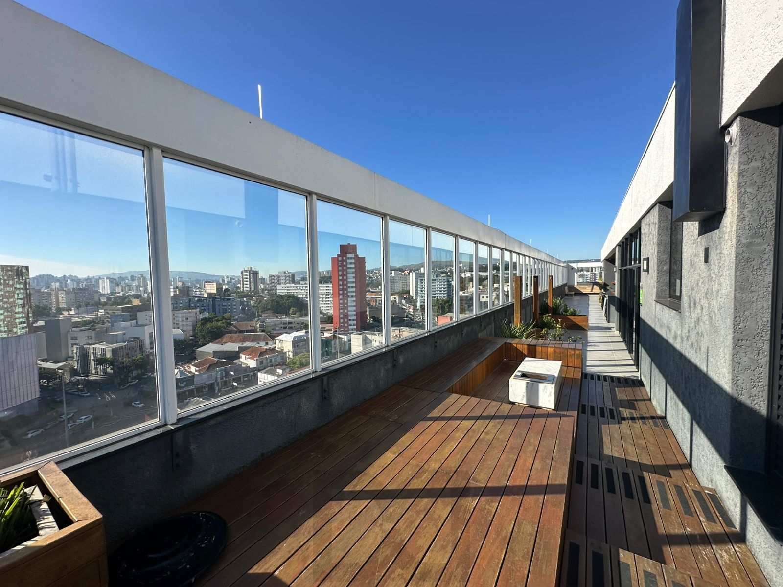 Apartamento Mobiliado e Reformado com Closet, Churrasqueira e Infraestrutura Completa no Centro de Porto Alegre — foto 22