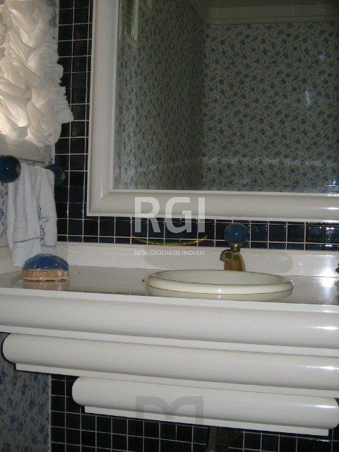 Casa para Venda - 260m², 3 dormitórios, sendo 1 suites, 7 vagas - Nonoai — foto 8