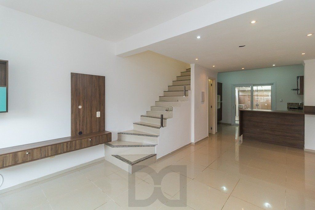 Casa de 2 dormitórios no Bairro Guarujá - Porto Alegre — foto 3