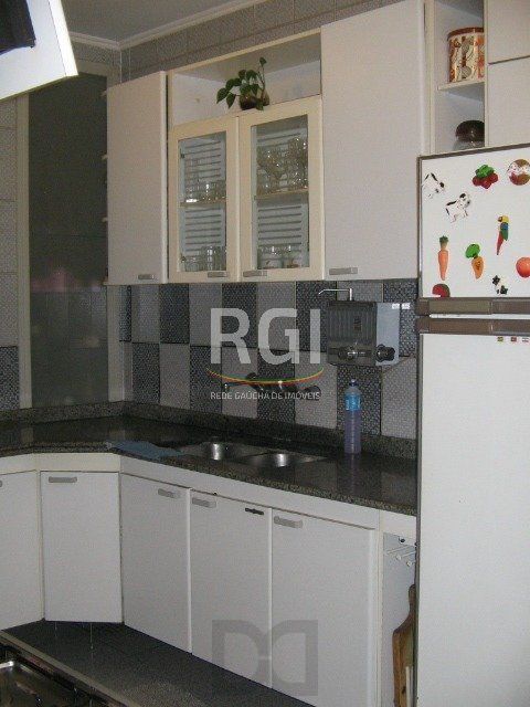 Casa para Venda - 260m², 3 dormitórios, sendo 1 suites, 7 vagas - Nonoai — foto 17