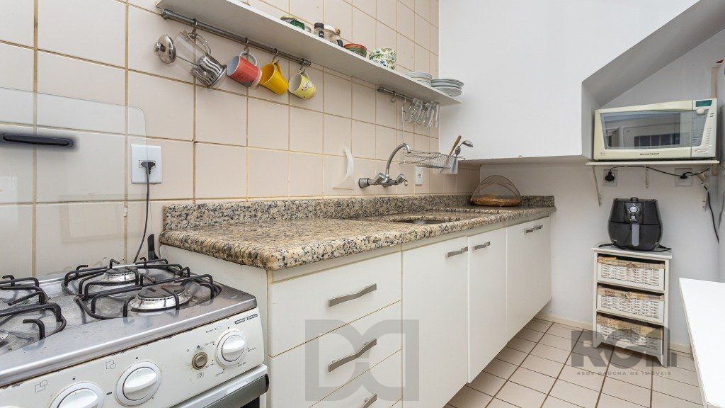 Casa em condomínio de 109m² - 3 dormitórios, 1 suíte e 1 vaga no bairro Teresópolis — foto 8
