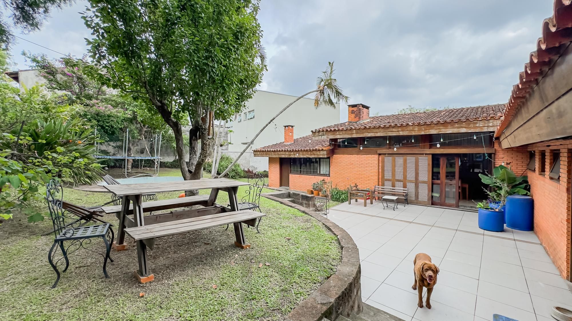 Casa com 3 quartos e 313m² à venda em Chácara das Pedras, Porto Alegre. Rua Joao Paetzel, Chácara Das Pedras, Porto Alegre — foto 4