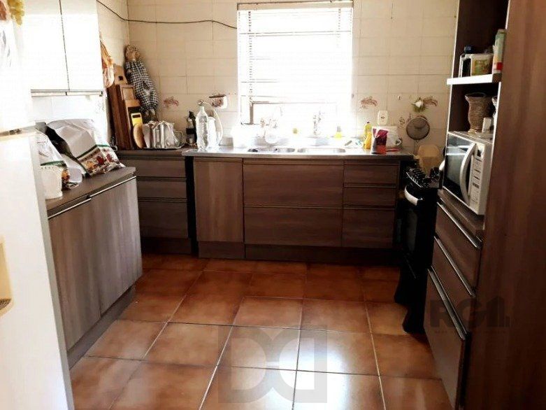 Casa para Venda - 200m², 5 dormitórios, sendo 1 suites, 4 vagas - Glória — foto 8
