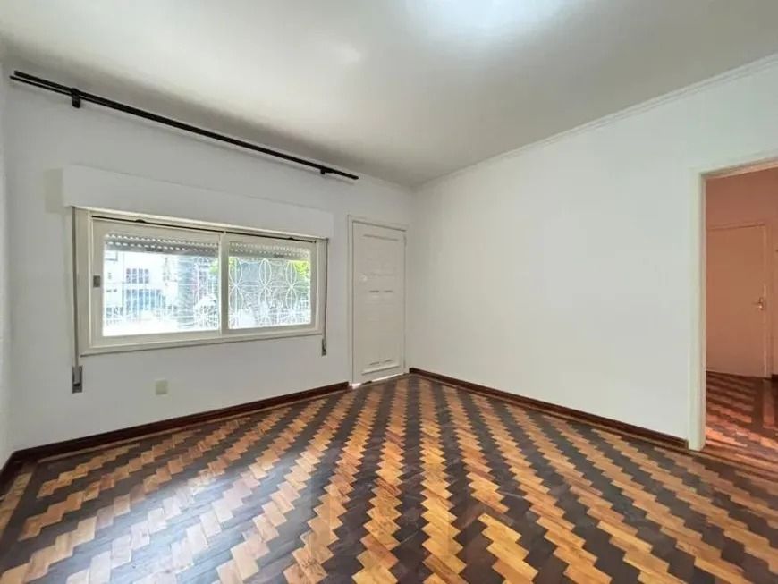 Casa para venda no bairro Medianeira | 3 dormitórios | Pátio amplo | Espaço gourmet | 298m² | Porto Alegre — foto 3