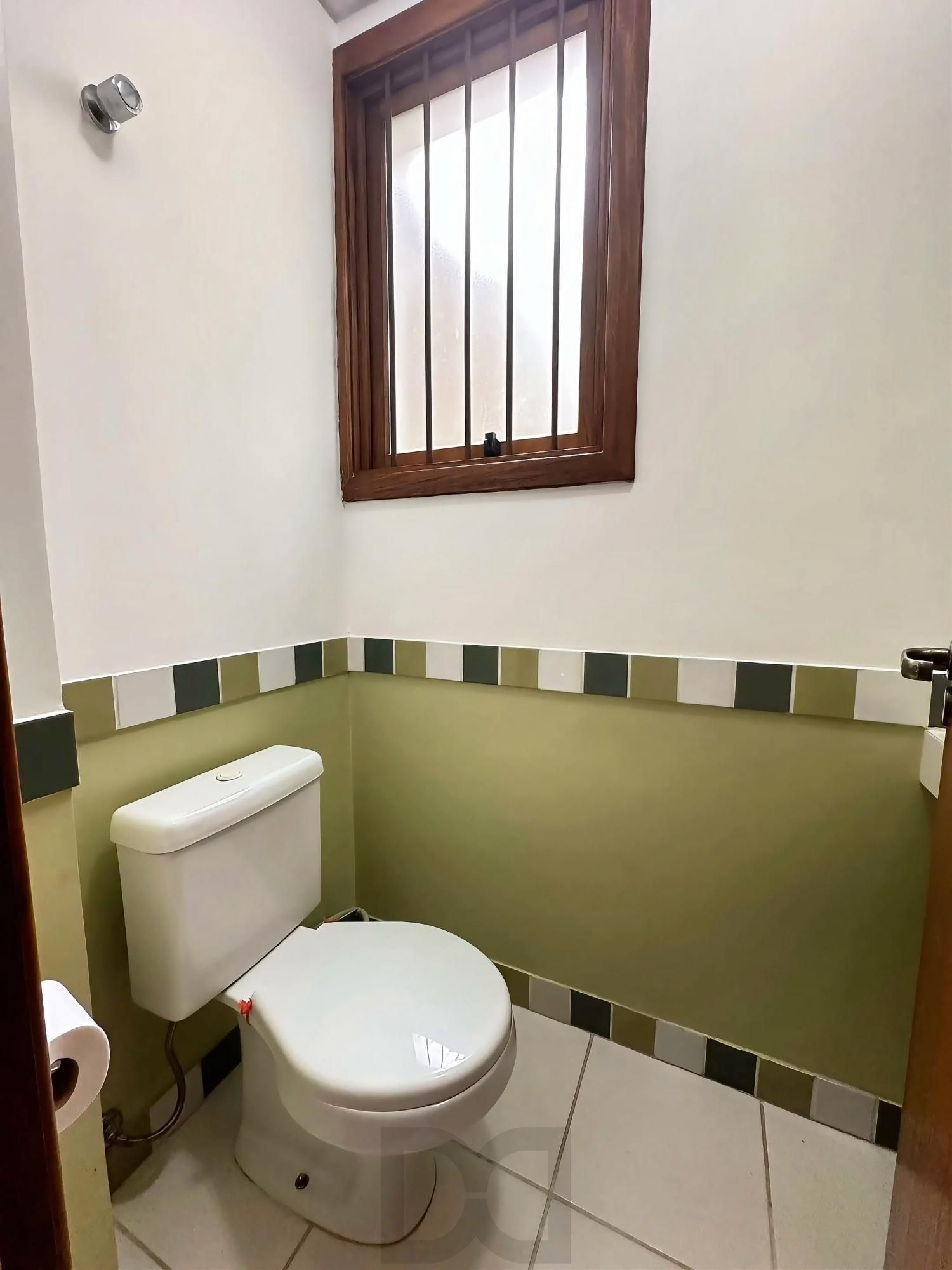 Casa com 4 dormitórios e 309m² à venda em Floresta, Porto Alegre. — foto 30