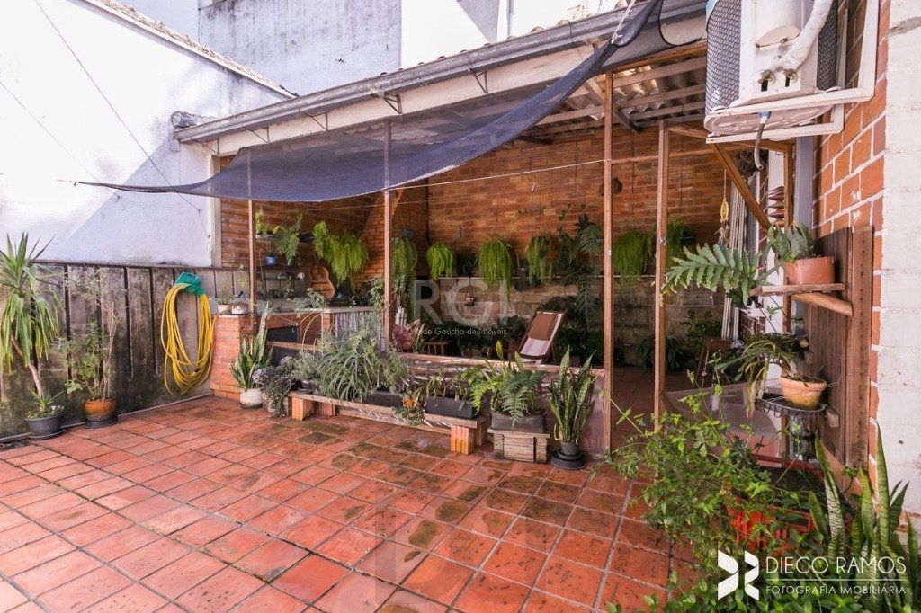 Casa para Venda - 198m², 3 dormitórios, sendo 1 suites, 4 vagas - Petrópolis — foto 9